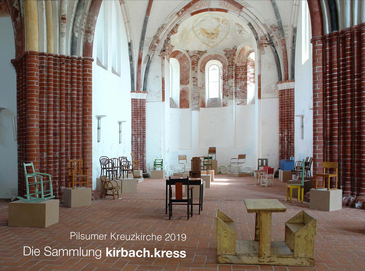 Die romanische Talkirche von Avers-Cresta. Im Schnee.