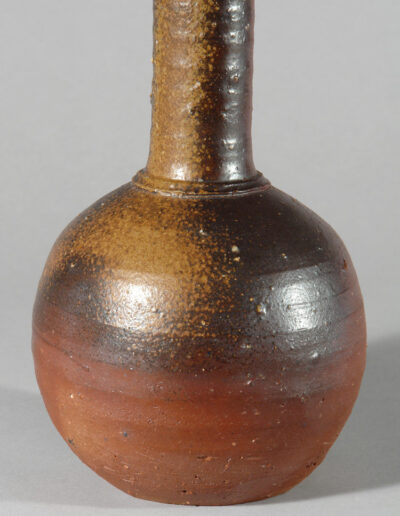 Detail einer Vase des Lebenden Nationalschatzes Fujiwara Kei aus Japan.