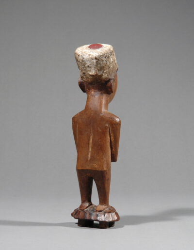Eine Fetischfigur der Bakongo oder Vili. Hier von hinten.