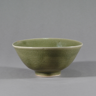 Barbara Kahlen  – Schale mit grüner Seladon Glasur