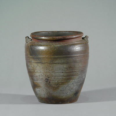 Bizen tsubo mizusashi
