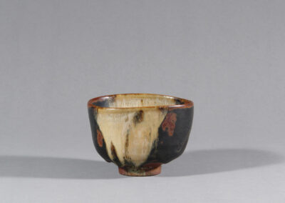 Eine Teeschale aus dem 18. Jahrhundert. Ein sogenannter Chozen karatsu chawan.