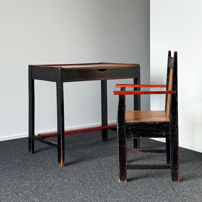 Cor Alons – Kinderstuhl und Schreibtisch