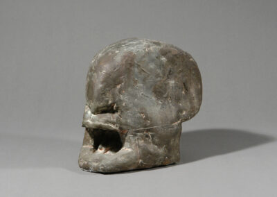 Der Bronze-Kopf mit dem Titel kleine Bocca der Bildhauerin Hede Bühl.