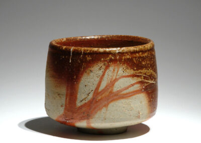 Eine Teeschale aus Bizen-Keramik von Isezaki Jun.