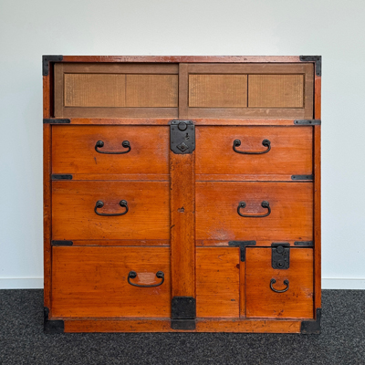 Japan – Möbel (tansu)