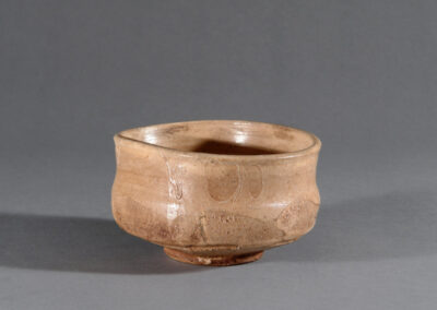 Eine Teeschale chawan aus karatsu-Keramik.
