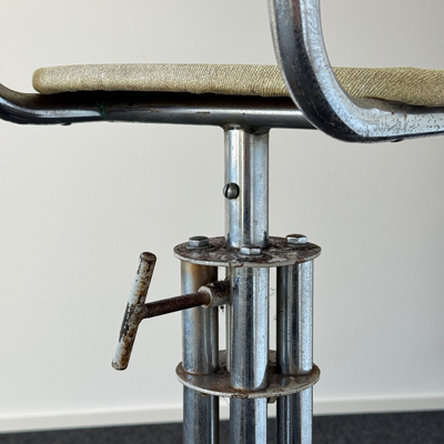 Gispen – Friseurstuhl für Kinder