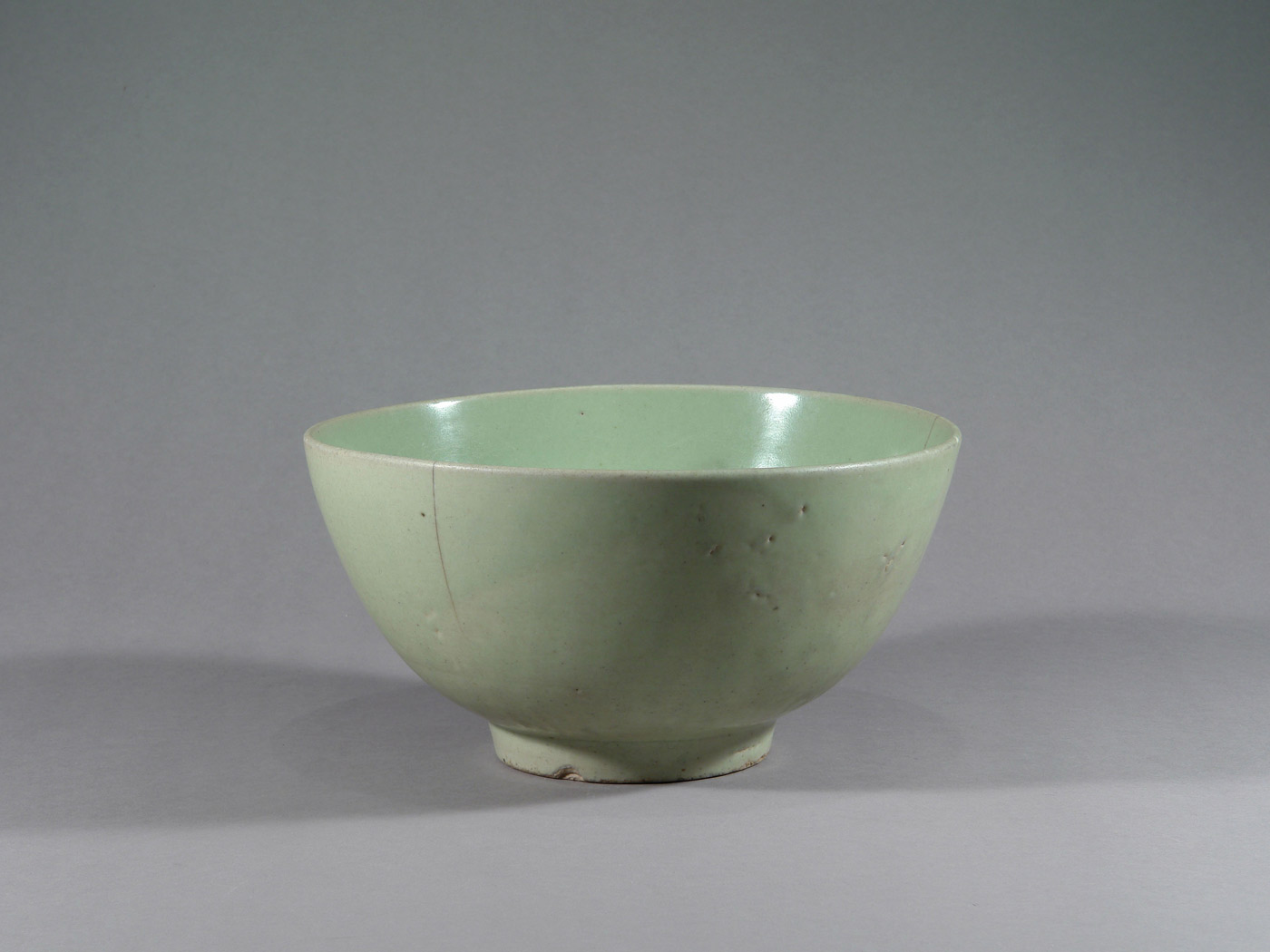 galerie-kirbach-large-seladon-bowl-china-1-w