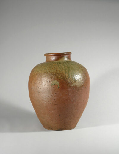 Ein großes Vorratsgefäß tsubo aus Tamba-Keramik.